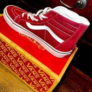 Size 4 youth burgundy sK8 hi vans with box . Work maybe 2x